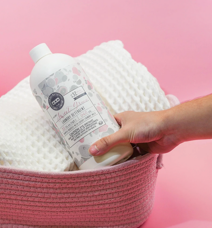 Sweet Grace 32 oz Laundry Detergent - Pine & Moss