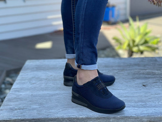Aco Comfort Ajay sneakers in navy . Dressy European slip on shoes/sneakers. Comfortable with removable insoles.