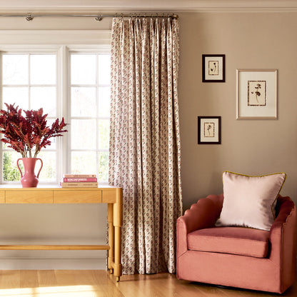 FEATURED: Shown in Tailored Pleat