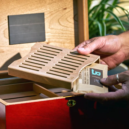Boveda Size 60 Cedar Holder