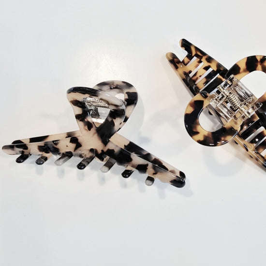 Done Medium Twist Claw Clip Light Leopard