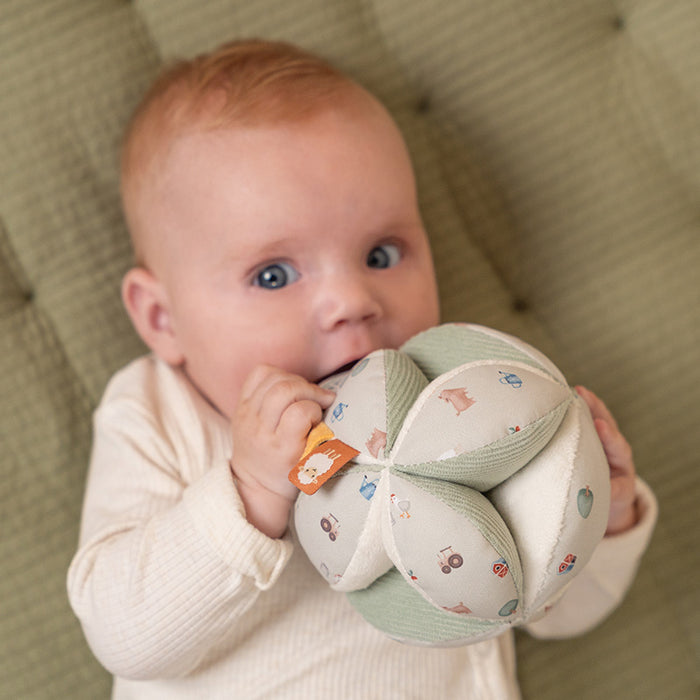 Little Dutch Little Farm Greifball – sensorisches Babyspielzeug aus weichem Polyester zur Förderung von Greifen und Entdecken