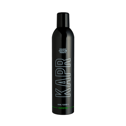 KAPR Hairspray – zwarte haarsprayfles met wit logo op transparante achtergrond.