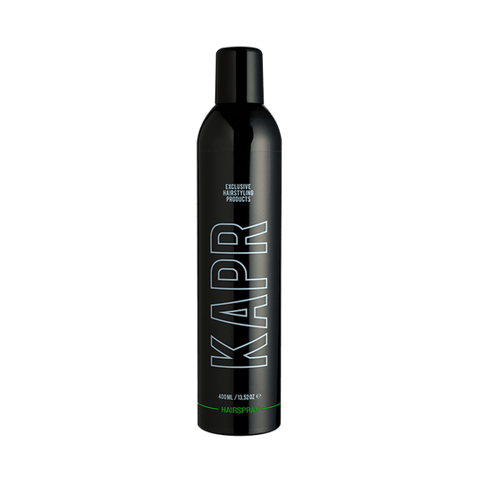 KAPR Hairspray – zwarte haarsprayfles met wit logo op transparante achtergrond.