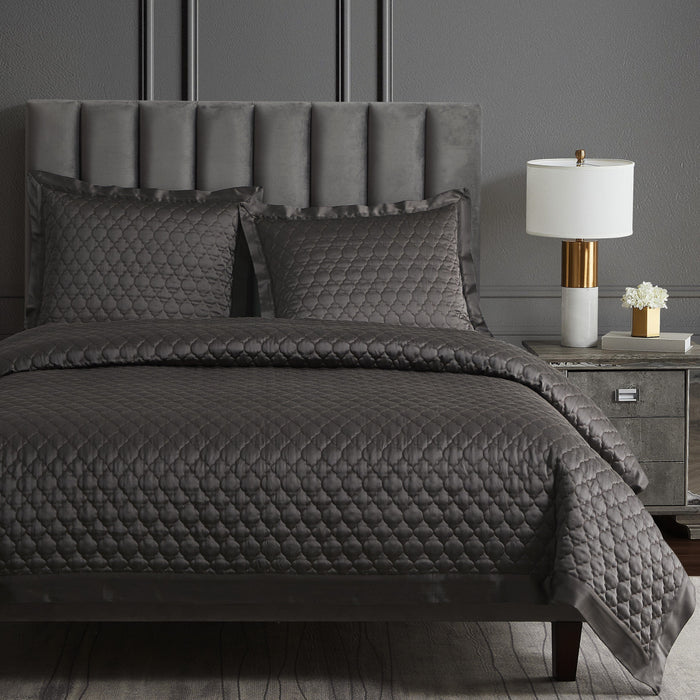 High Shine Satin Quatrefoil Quilt - Espresso Quilt