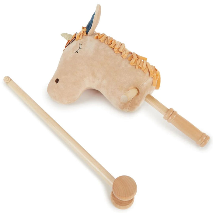 Bieco Hobby Horse Steckenpferd Magic in Sand – Einhorn-Steckenpferd mit weichem Plüschkopf, Holzstecken und Rädern ab 2 Jahren