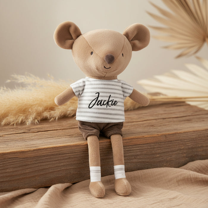 personalisierte,weiche Stoffpuppe Maus Jackie als liebevolles Kuscheltier fuer Babys und Kinder zum Kuscheln und Spielen