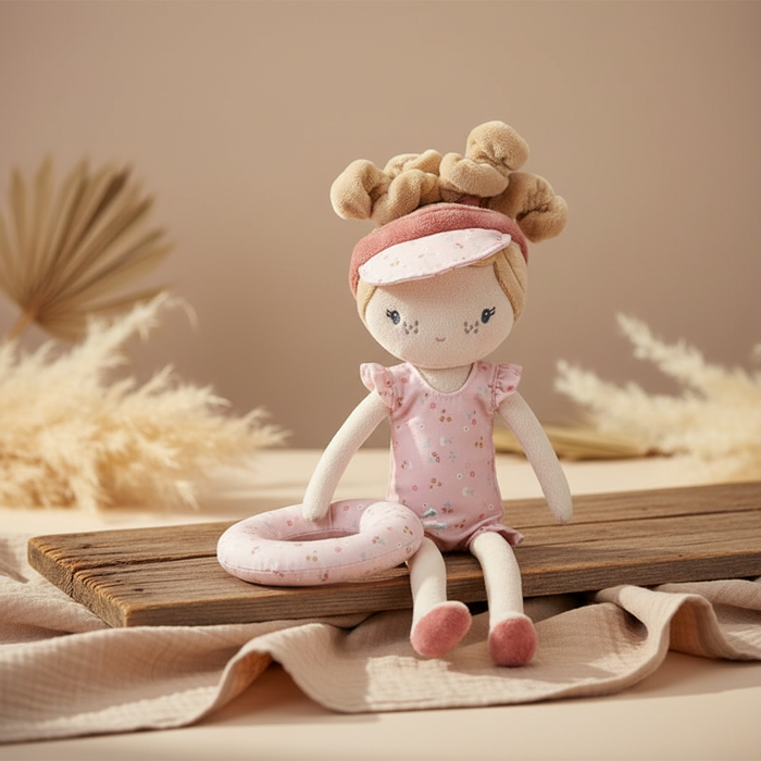 Produktansicht 1: Kuschelpuppe Mila zum Kuscheln und Spielen
