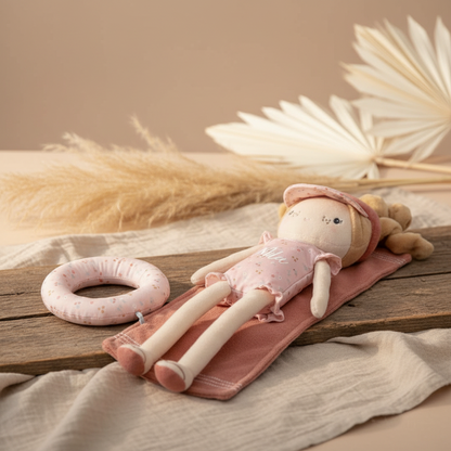 Produktansicht 2: Kuschelpuppe Mila zum Kuscheln und Spielen