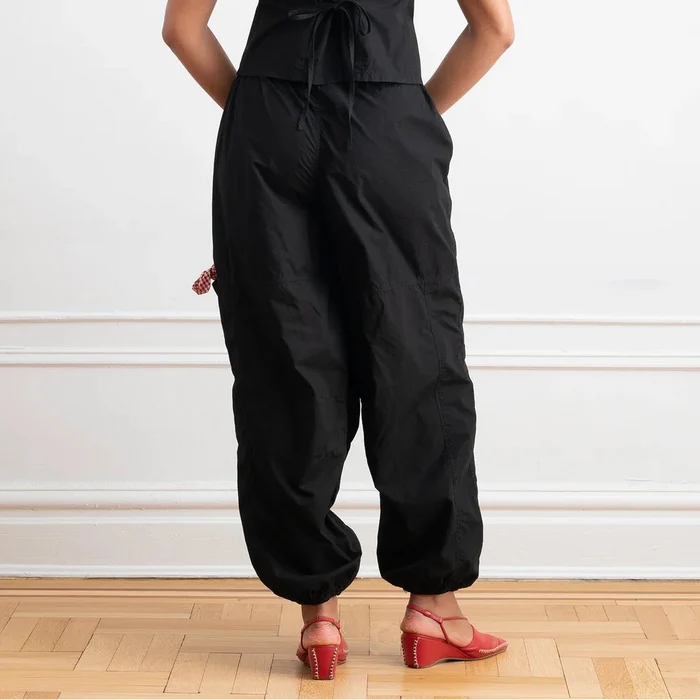 Nara Parachute Pants in Black