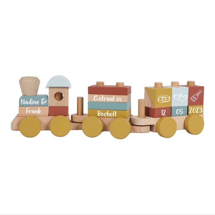 Holzzug Pure & Nature als personalisiertes Hochzeitsgeschenk mit Namen und Hochzeitsdatum