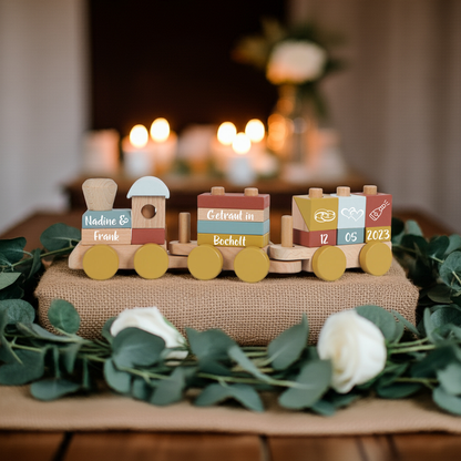 Holzzug Pure & Nature mit Personalisierung zur Hochzeit – romantische Dekoration