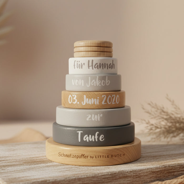 Stapelturm aus Holz zur Taufe mit personalisiertem Namen und Taufdatum