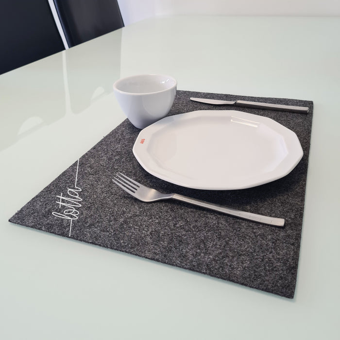 Gilde Platzset aus dunkelgrauem Filz 30 x 45 cm – waschbares Tischset aus Polyester-Filz als praktische Unterlage für den Esstisch