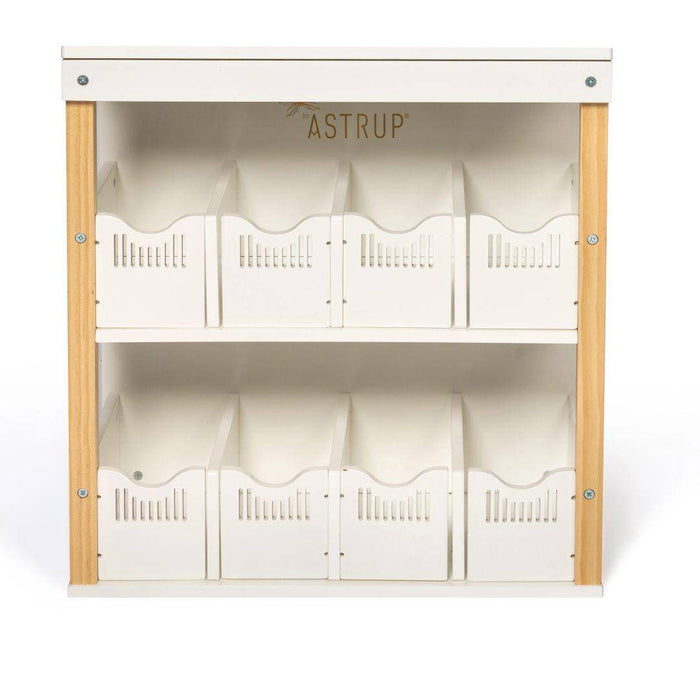 byAstrup Pferdeboxen-Wandregal aus Holz mit acht Fächern