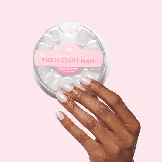 Pink Goldfish | Oval | Medium shimmery pink iridescent press-on nails in medium oval shape for easy mani at home