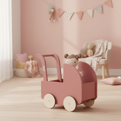 Personalisierter Puppenwagen aus Holz mit Name und Kuschelpuppe im Kinderzimmer. Hochwertiges Geschenk für Mädchen zur Taufe, zum Geburtstag oder zu Weihnachten. Individuell personalisiert bei Schmatzepuffer und ideal für fantasievolle Rollenspiele sowie die Förderung der motorischen Entwicklung.