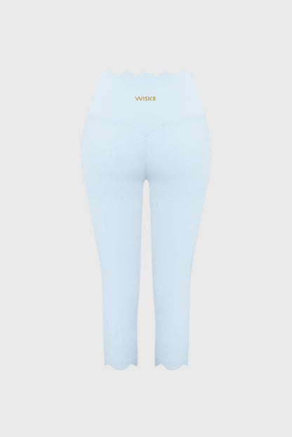 Scallop Scrunch Capri Legging