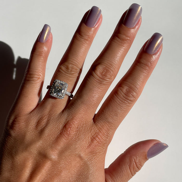 Shellphone Bling | Squoval | Short lavender green iridescent press on nails in short squoval shape for easy mani