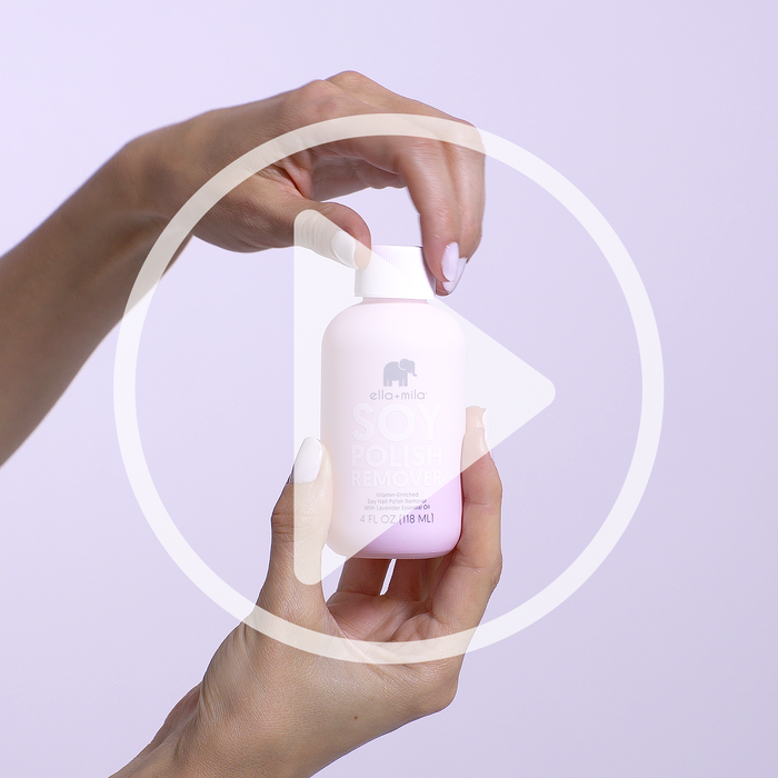 Soy Nail Polish Remover video: hands opening the bottle