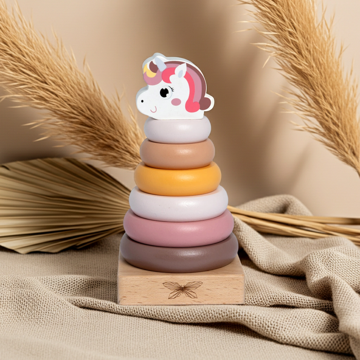 byAstrup Stapelturm Einhorn aus Holz mit sechs Ringen