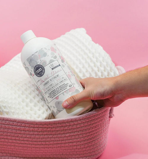 Sweet Grace 32 oz Laundry Detergent - Pine & Moss