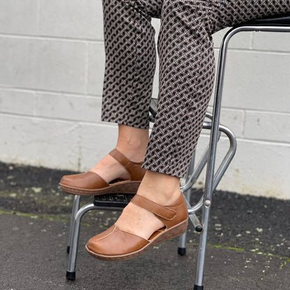 Smart Tan sandal in soft leather uppers. Velcro strap, wedge sole unit. Comfortable women's sandal. Women's shoes with cushioned footbed.