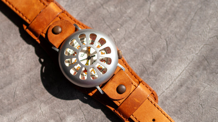 vario medic watch with shrapnel protector