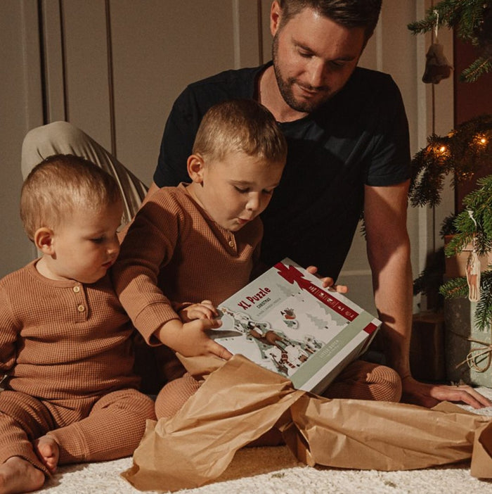 XL-Weihnachtspuzzle von Little Dutch – großes Holzpuzzle mit Rentier, Hase und geschmücktem Weihnachtsbaum für Kinder