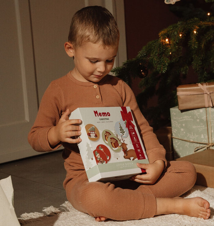 Detailansicht der runden Karten des Little Dutch X-MAS Gedächtnisspiels